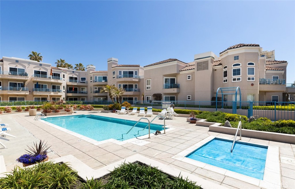 400 N Pacific Street 202