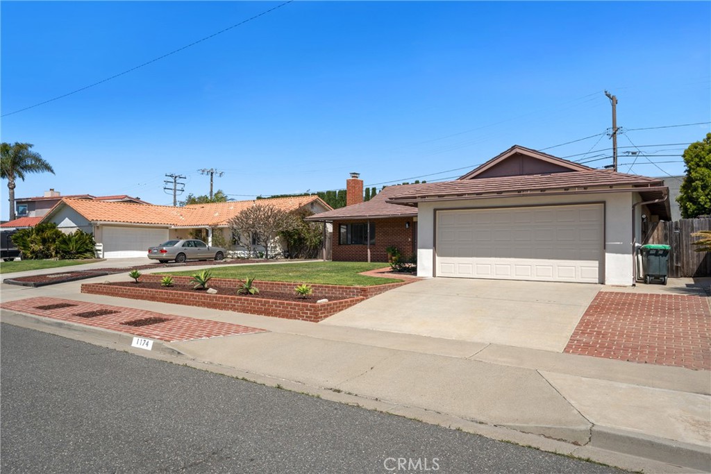 1174 Gleneagles Terrace