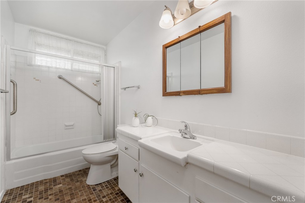 1174 Gleneagles Terrace