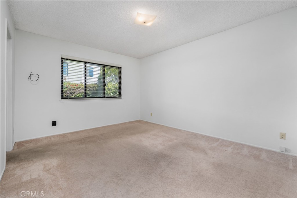 1174 Gleneagles Terrace