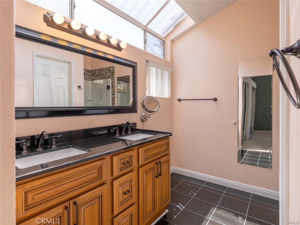 10 Saint Moritz Street