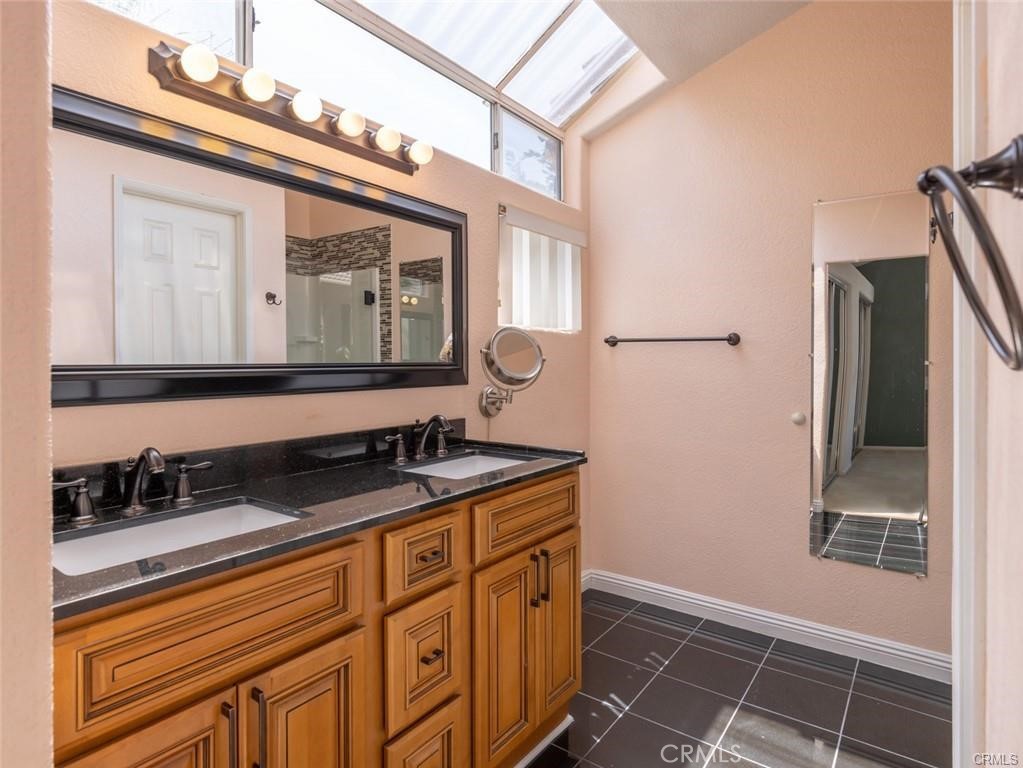 10 Saint Moritz Street