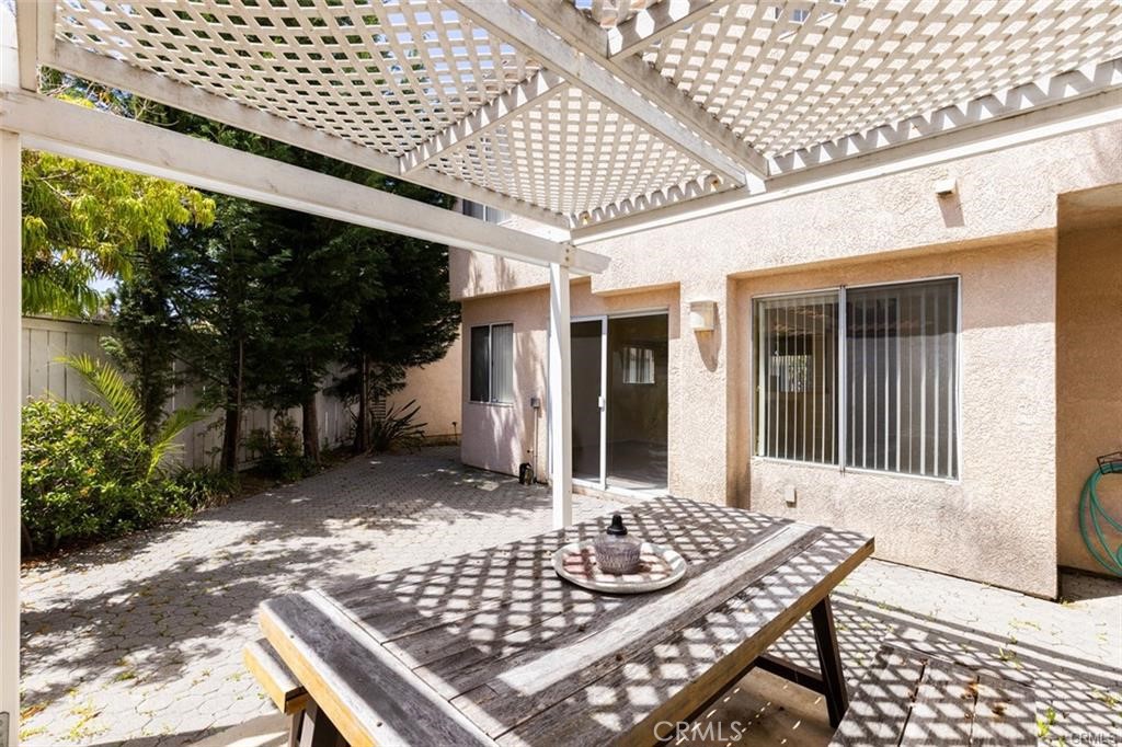 10 Saint Moritz Street