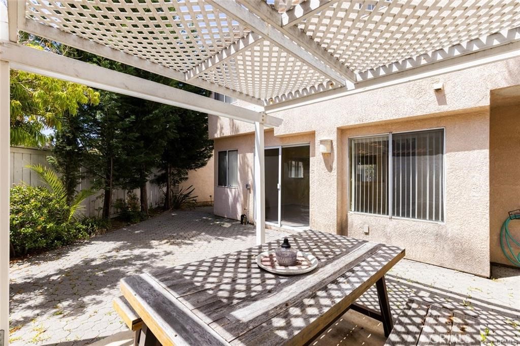 10 Saint Moritz Street