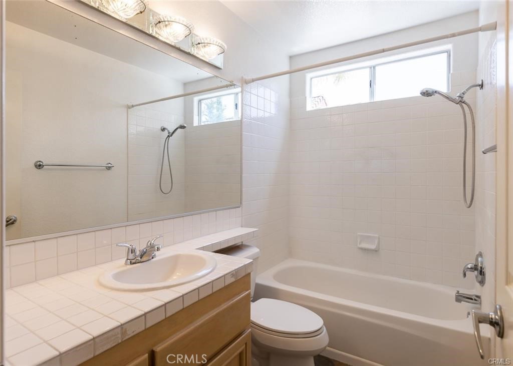 10 Saint Moritz Street