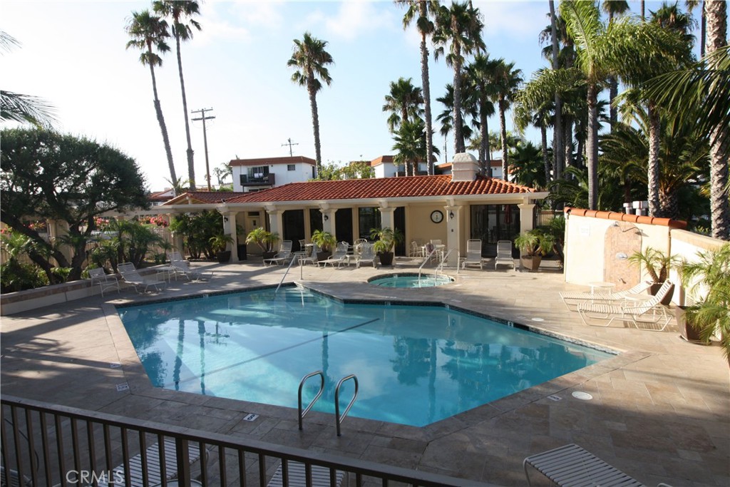 405 Avenida Granada 415