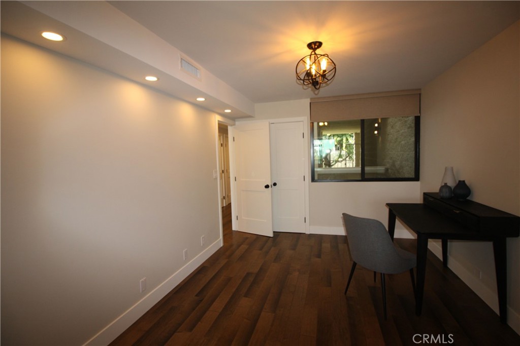 405 Avenida Granada 415