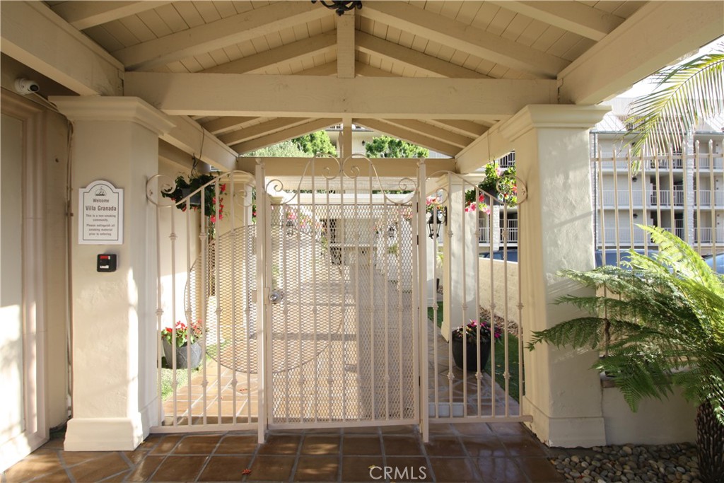 405 Avenida Granada 415