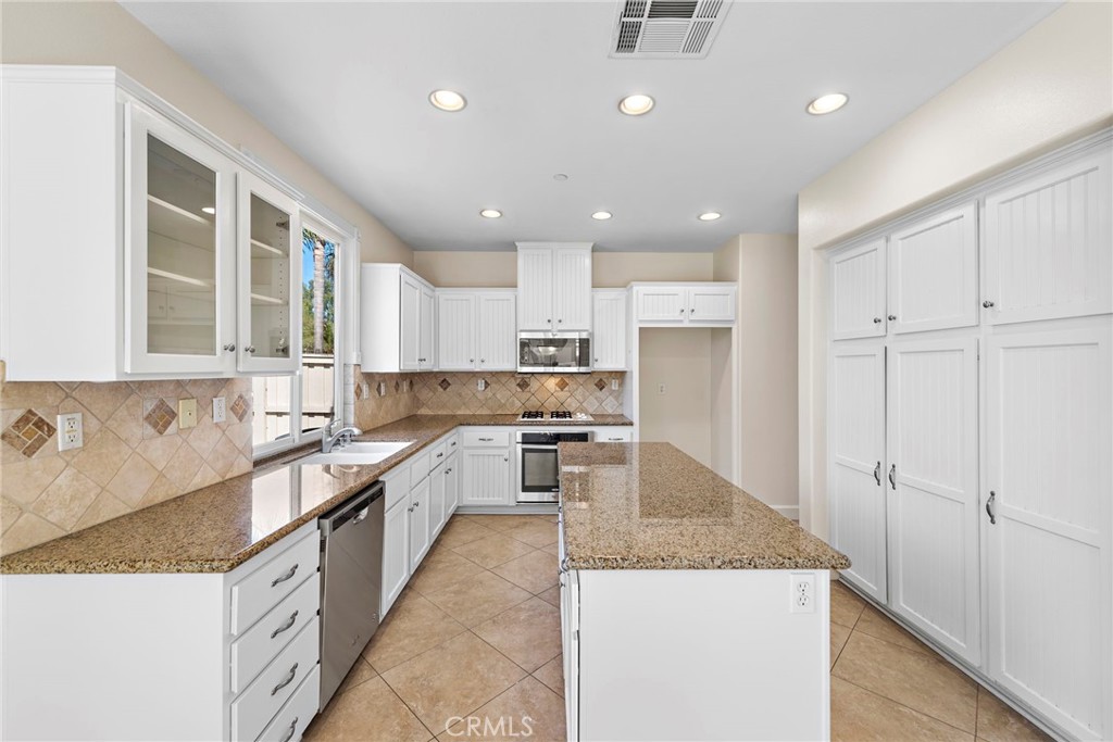 458 Camino Flora Vista