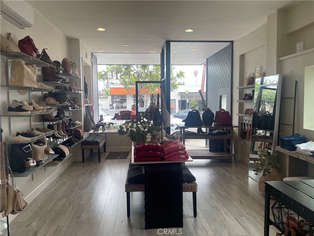 220 Avenida del Mar B