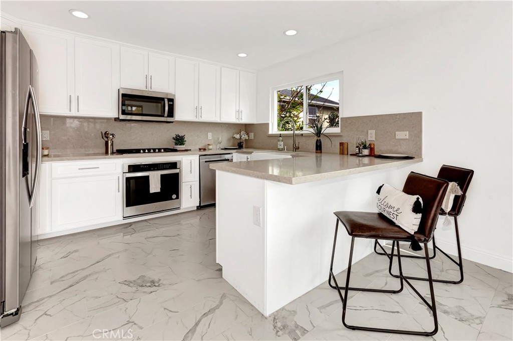 33792 Silver Lantern Street