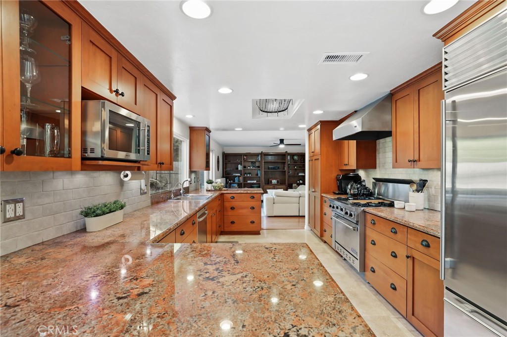 28001 Paseo Barranca