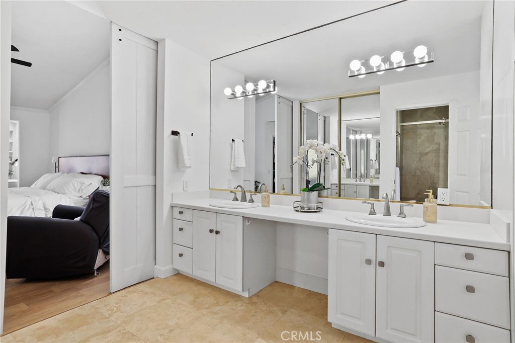 28001 Paseo Barranca