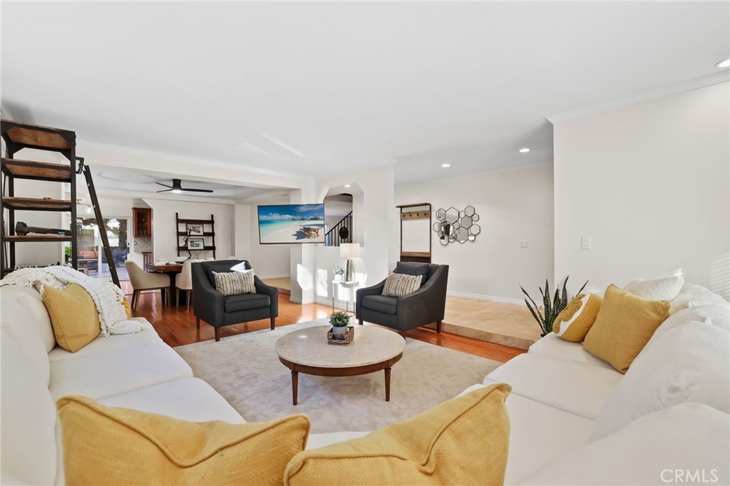 28001 Paseo Barranca