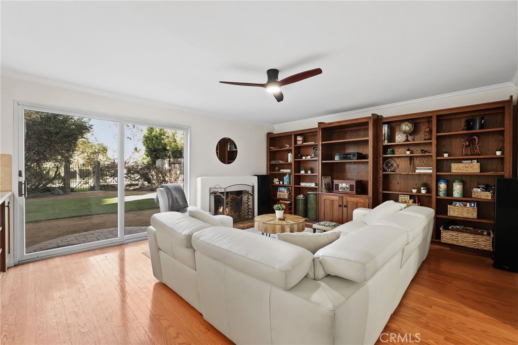 28001 Paseo Barranca