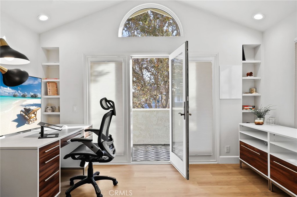 28001 Paseo Barranca