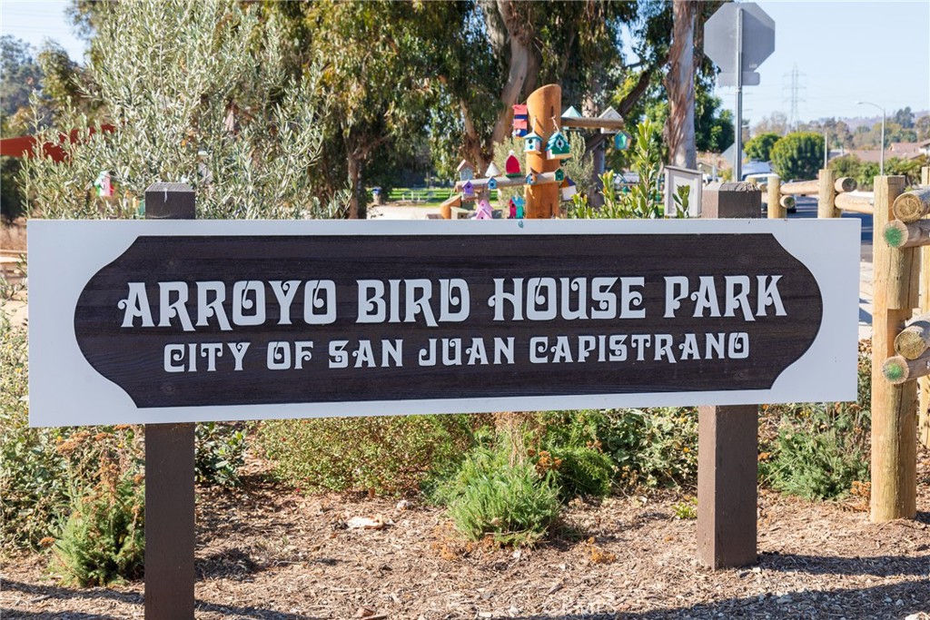 28001 Paseo Barranca