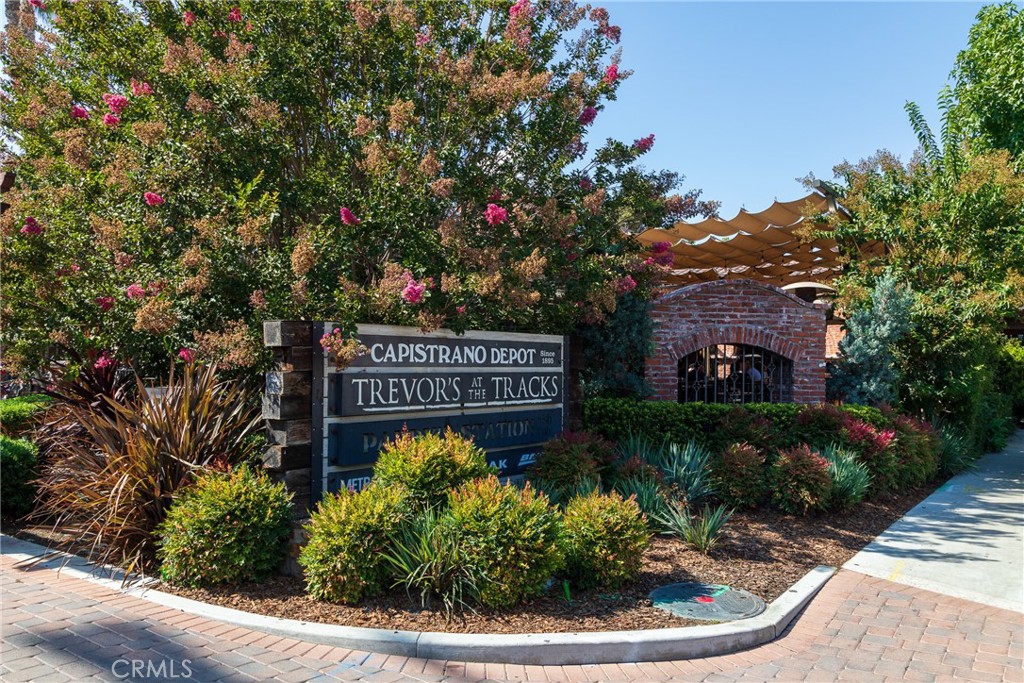 28001 Paseo Barranca