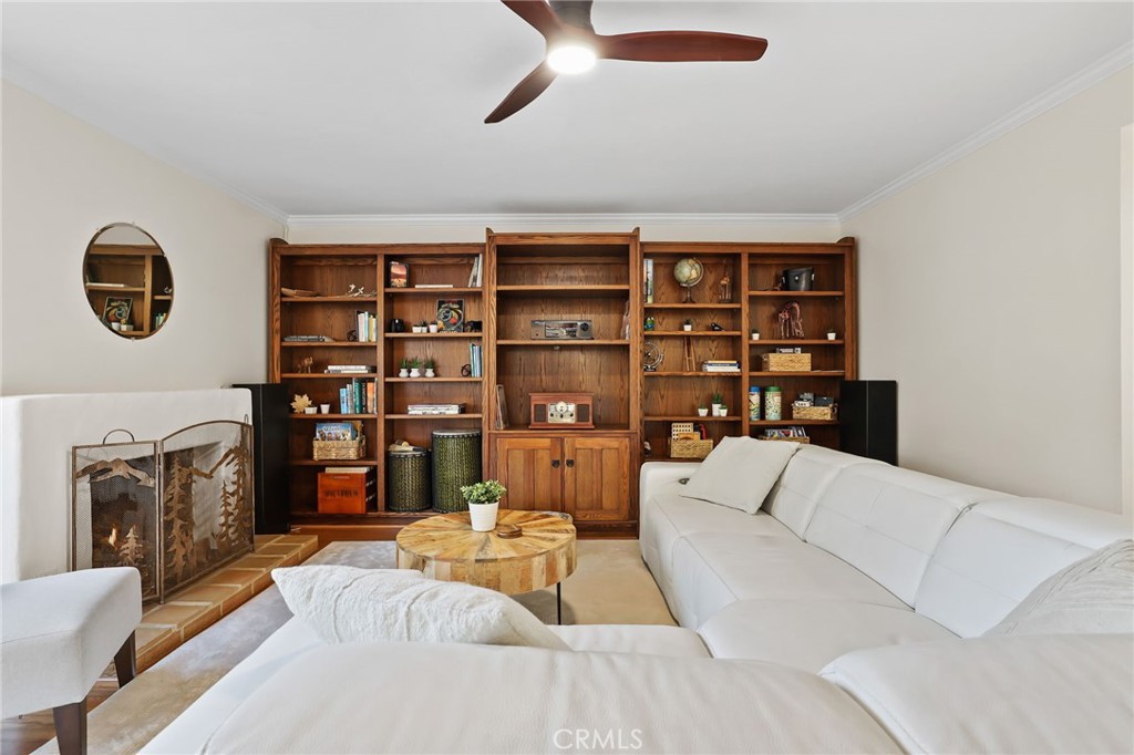 28001 Paseo Barranca