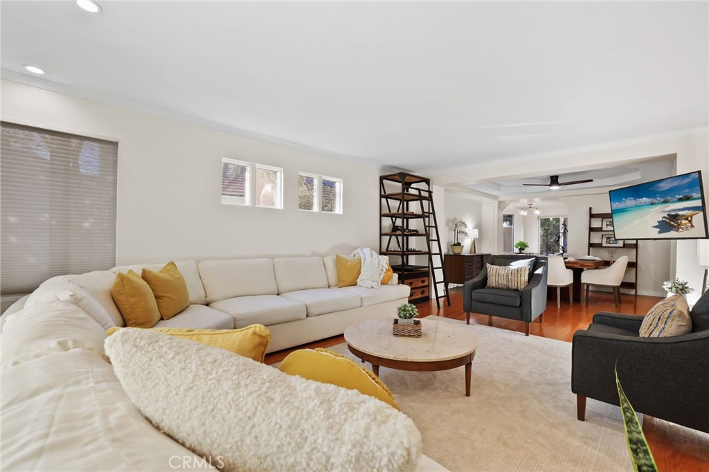 28001 Paseo Barranca