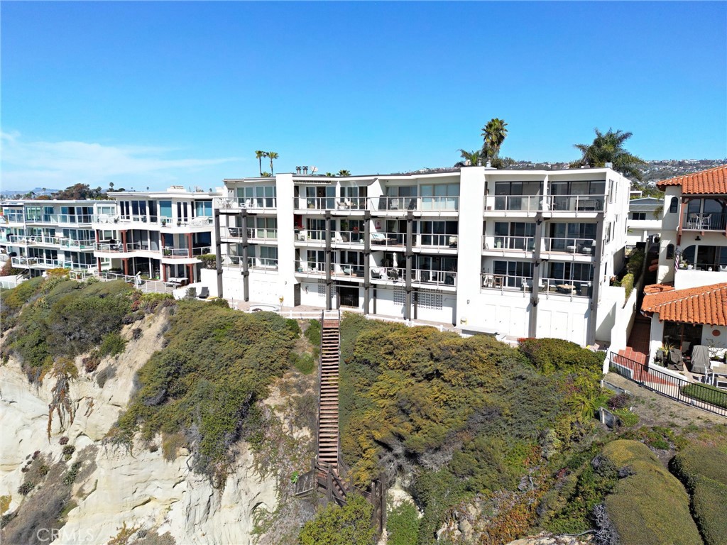 259 Avenida Lobeiro 10