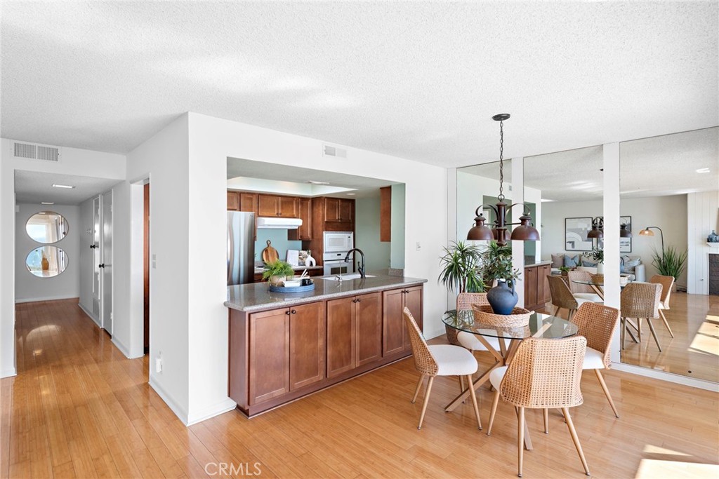 259 Avenida Lobeiro 10