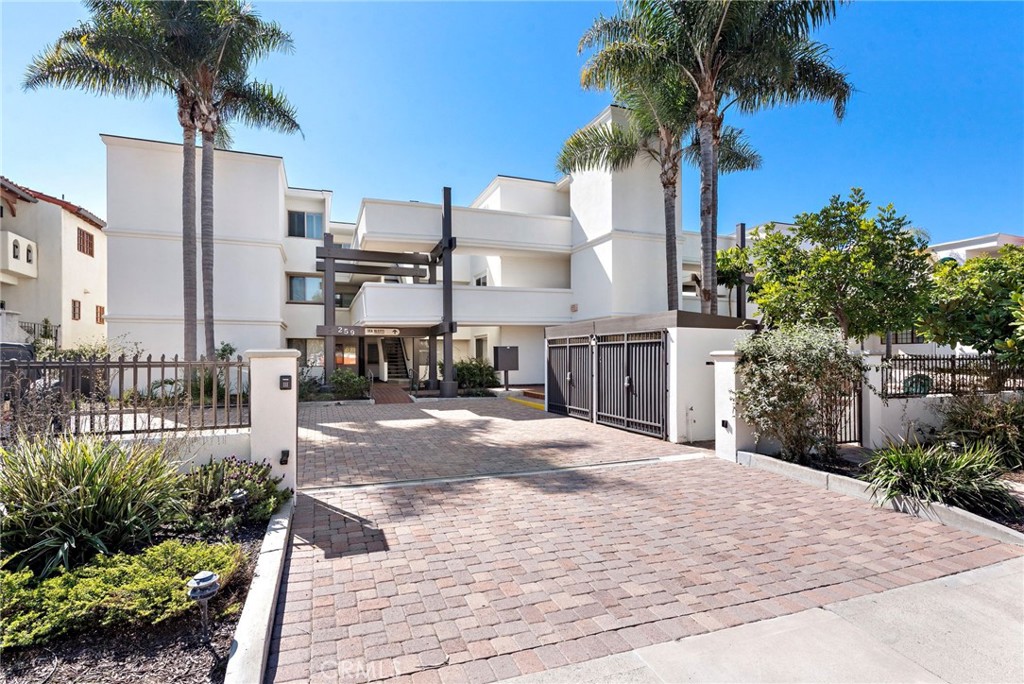 259 Avenida Lobeiro 10