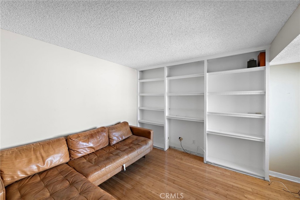 259 Avenida Lobeiro 10