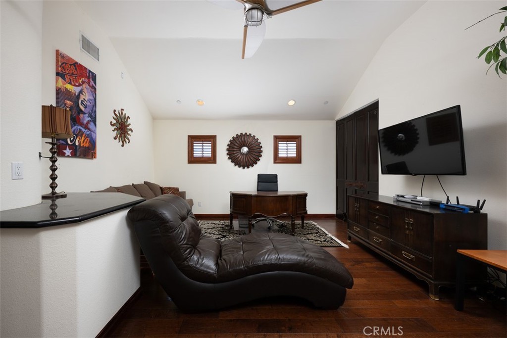 610 N Tremont Street