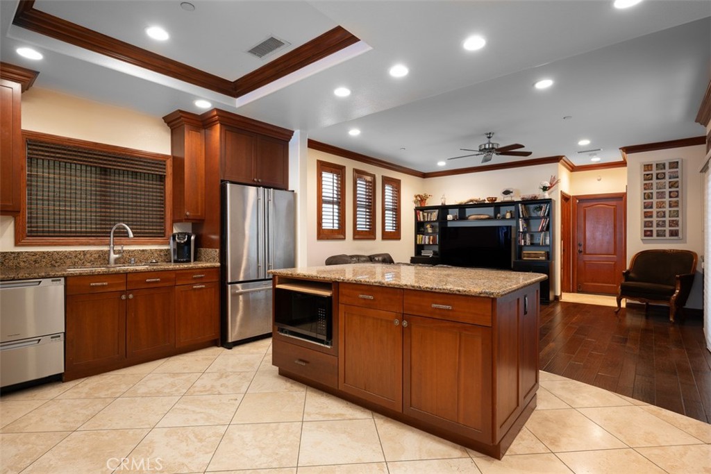 610 N Tremont Street