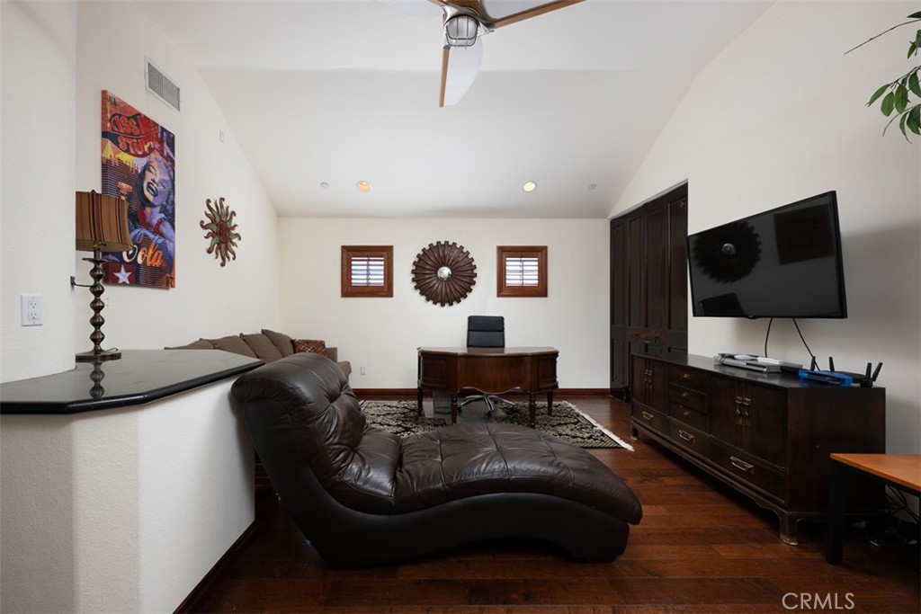 610 N Tremont Street