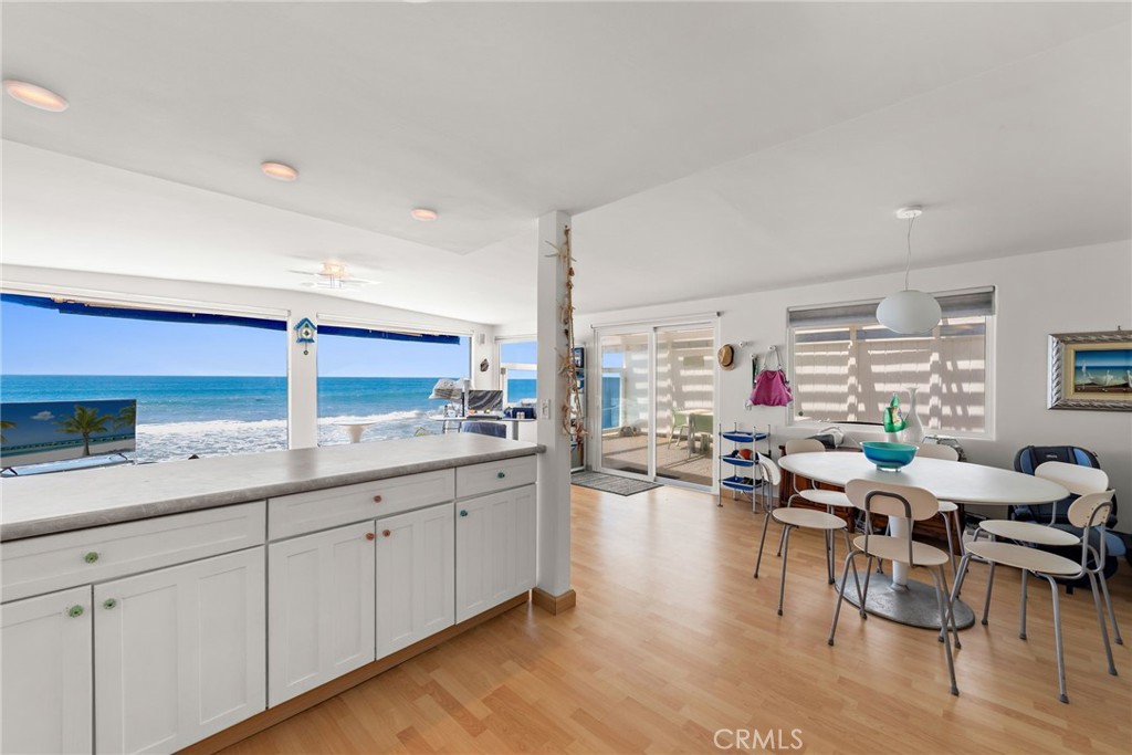 1880 N El Camino Real 2