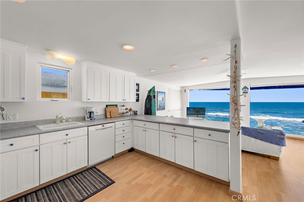 1880 N El Camino Real 2