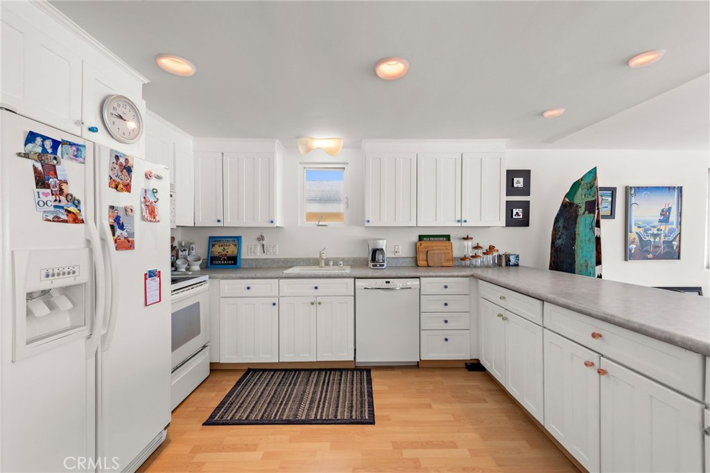 1880 N El Camino Real 2