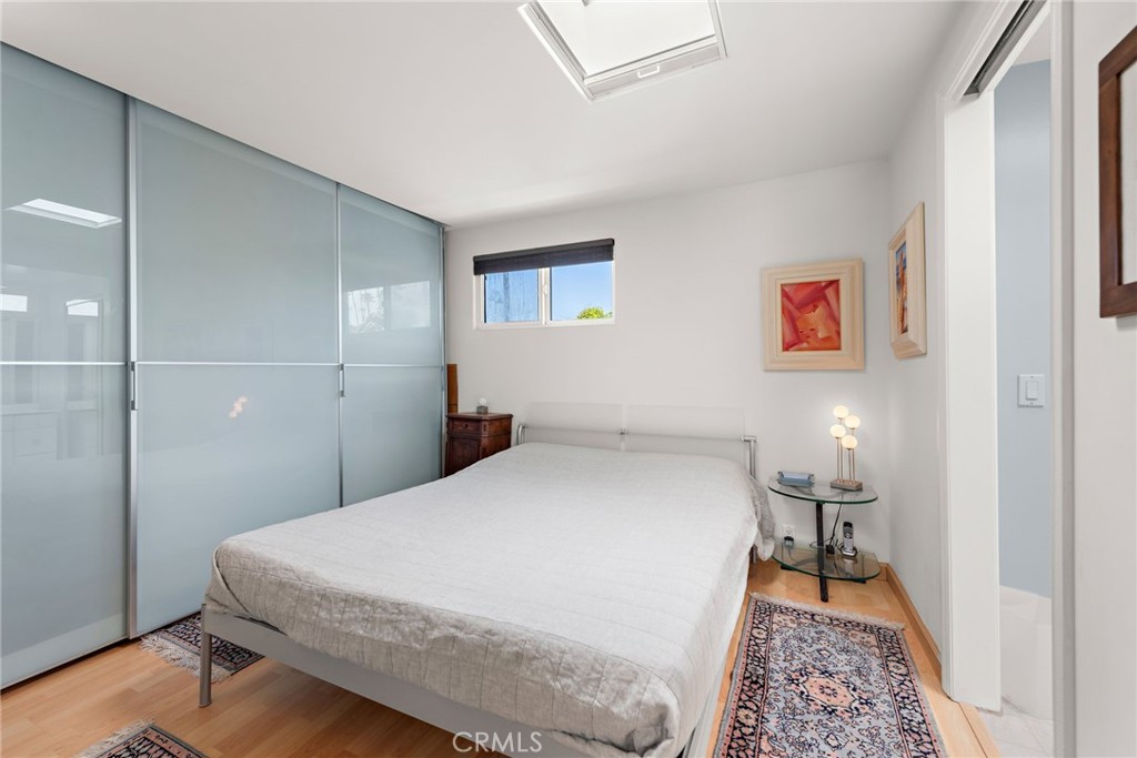 1880 N El Camino Real 2