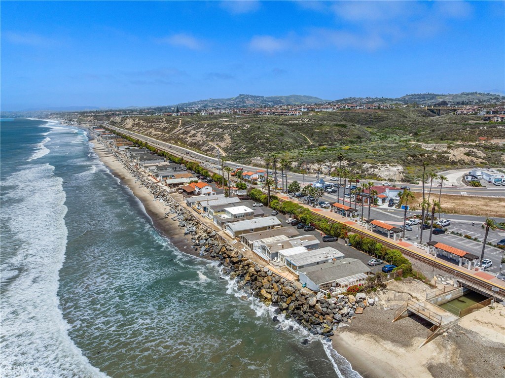 1880 N El Camino Real 2