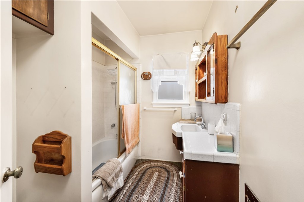 515 N Mariposa Street