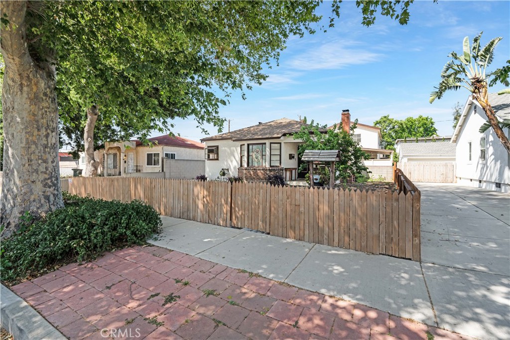 515 N Mariposa Street