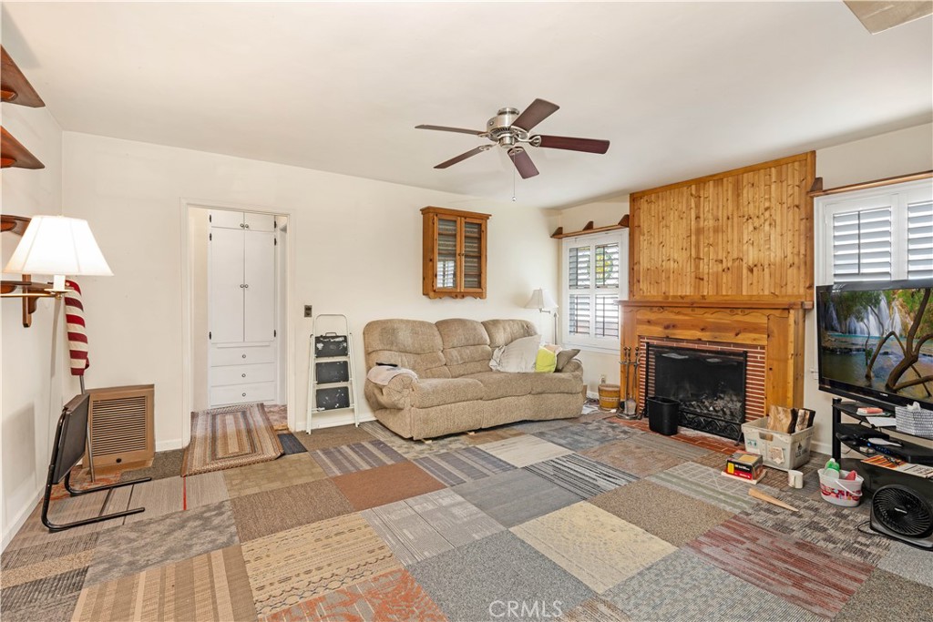 515 N Mariposa Street