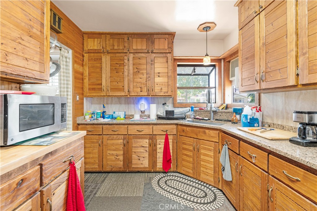 515 N Mariposa Street