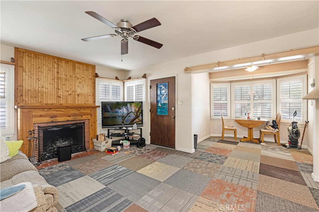 515 N Mariposa Street