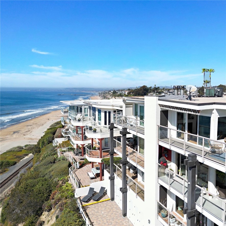 259 Avenida Lobeiro 10