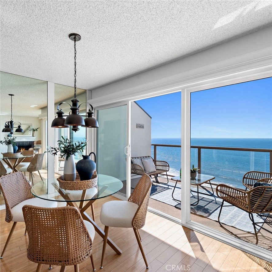 259 Avenida Lobeiro 10