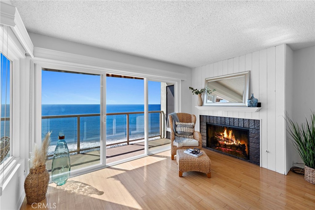 259 Avenida Lobeiro 10