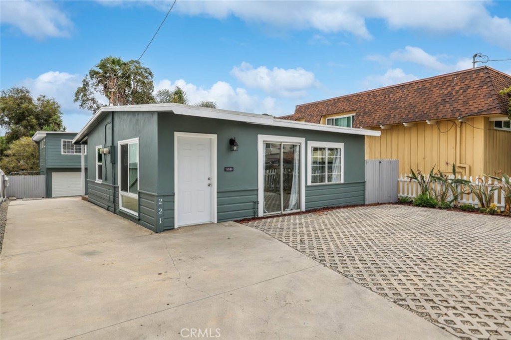 221 Avenida Monterey