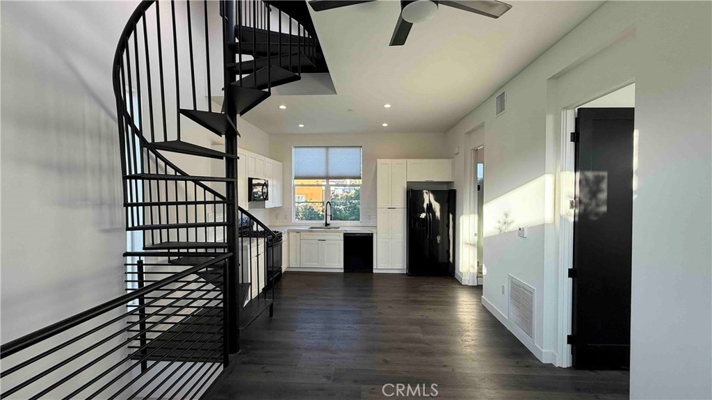 2805 S El Camino Real B