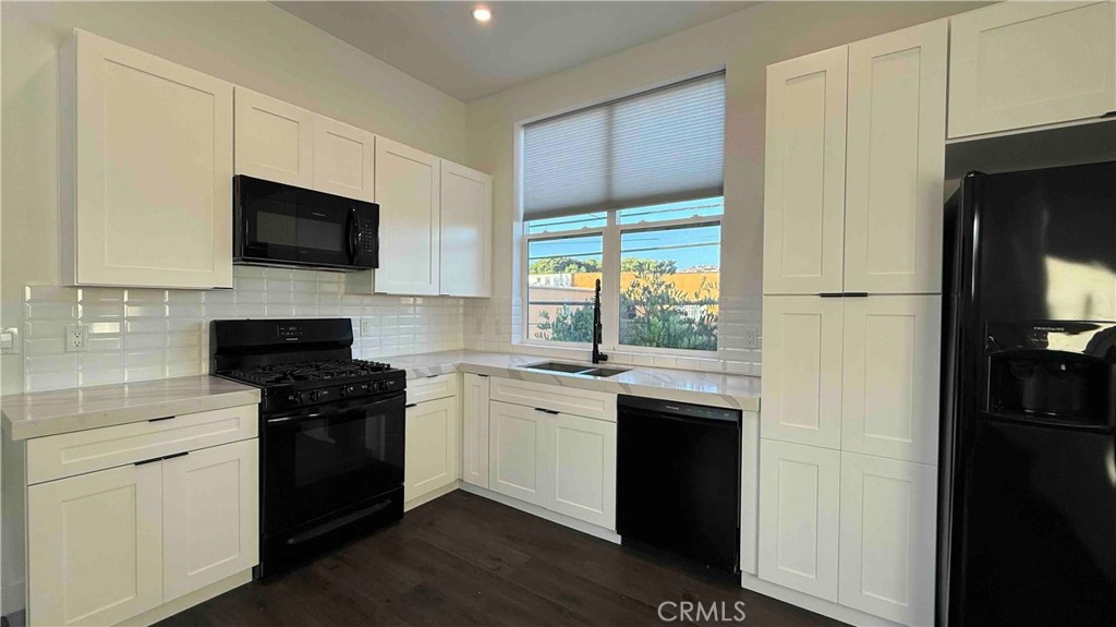 2805 S El Camino Real B