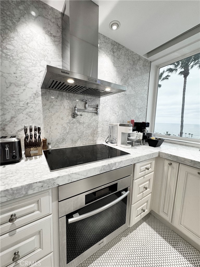 420 Monterey Lane R16