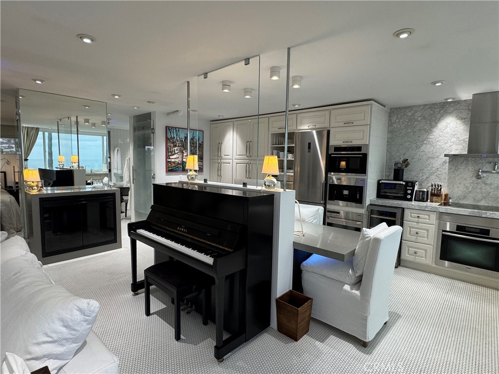 420 Monterey Lane R16