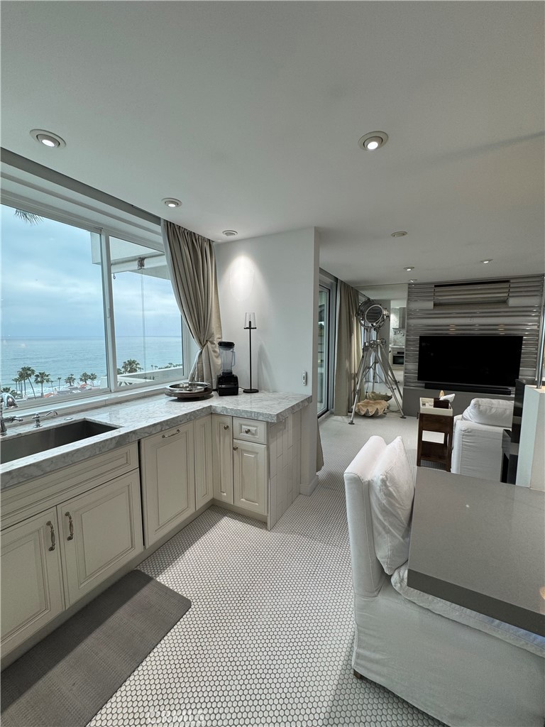 420 Monterey Lane R16